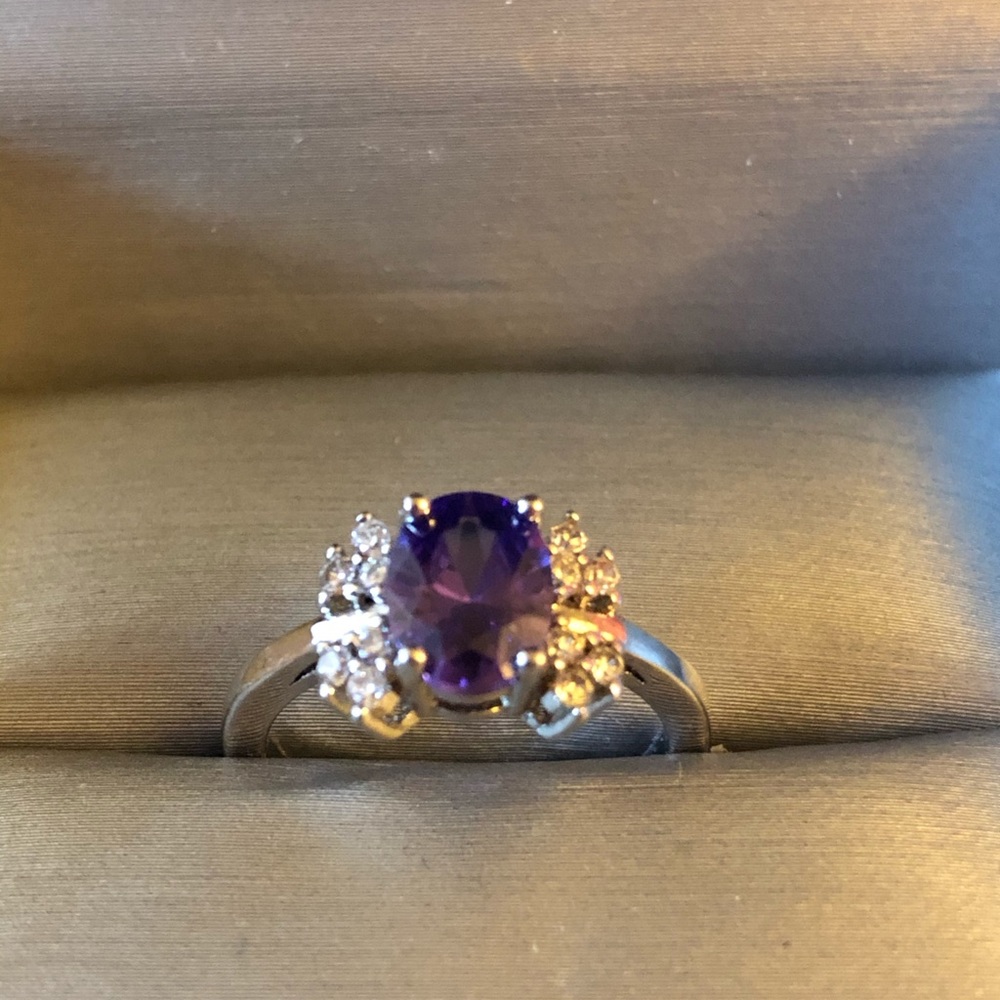 Ring - Picture 3 of 5